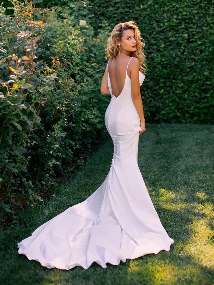 Perfect Spring Wedding Gowns Image