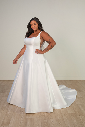 Jackie #1 (PIPI-PL) PURE IVORY GWN W PORCELAIN TULLE SIDE PLUNGE & PURE IVORY BOW thumbnail