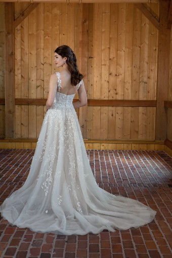 D3668 #1 IV/IV Ivory/Biscotti thumbnail