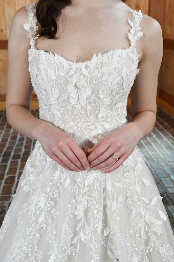 D3668 #2 default IV/IV Ivory/Biscotti thumbnail